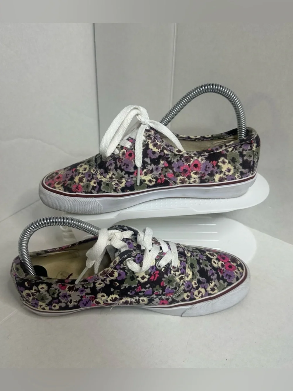 American Eagle Outfitters vibrant floral